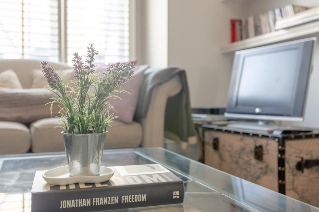 Stylish 1 Bed Apartment Near Battersea Park Лондон Экстерьер фото