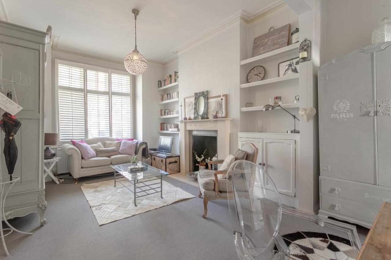 Stylish 1 Bed Apartment Near Battersea Park Лондон Экстерьер фото